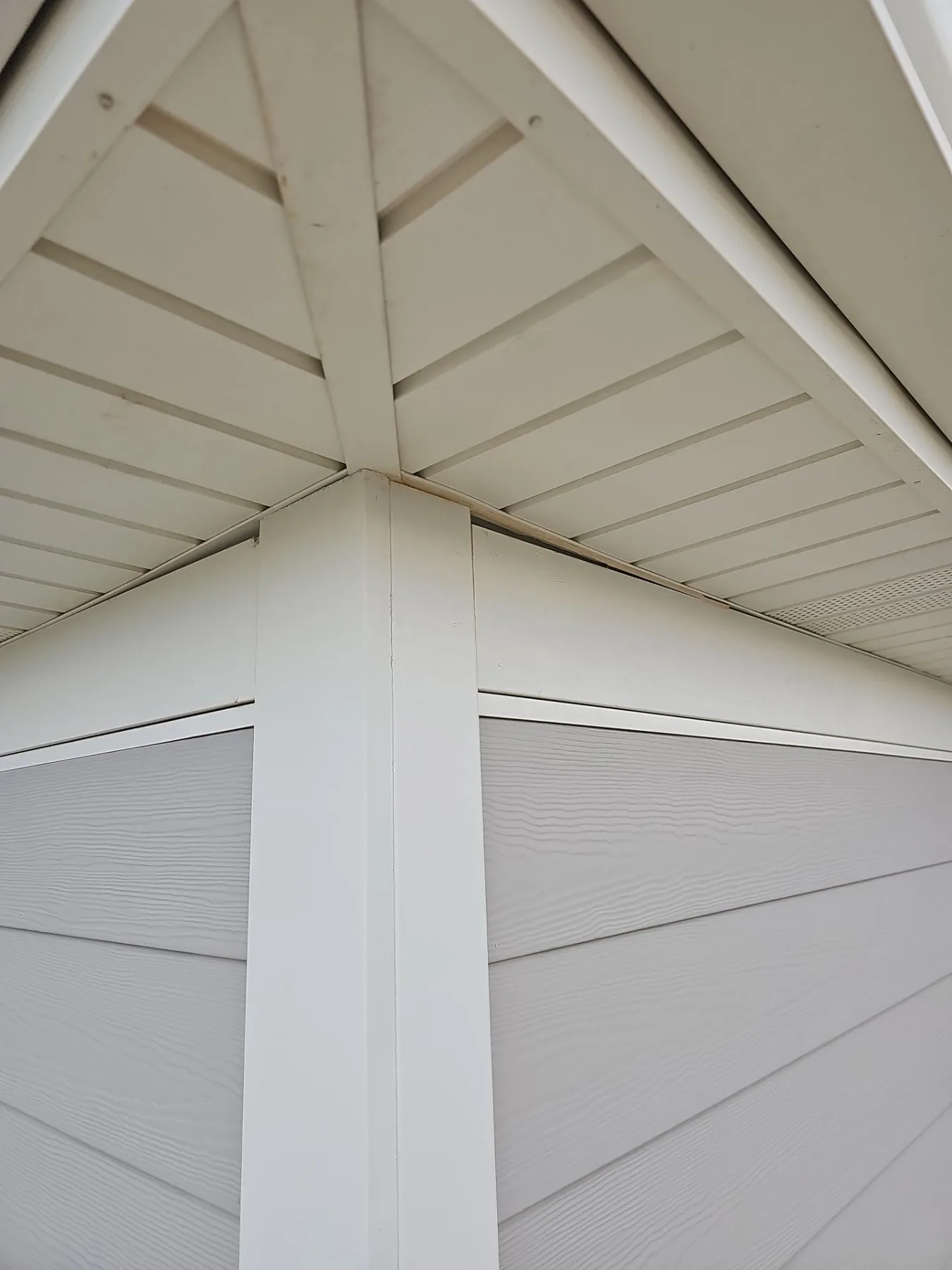 Soffit movement before the exterior repair